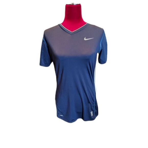 Nike Pro Fitted Women's Blue Athletic Top Size Medium - Picture 1 of 6